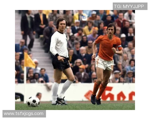 90年代足球传奇球星风采再现 热血拼搏与辉煌成就的完美回顾 90年代足球传奇球星风采再现 热血拼搏与辉煌成就的完美回顾